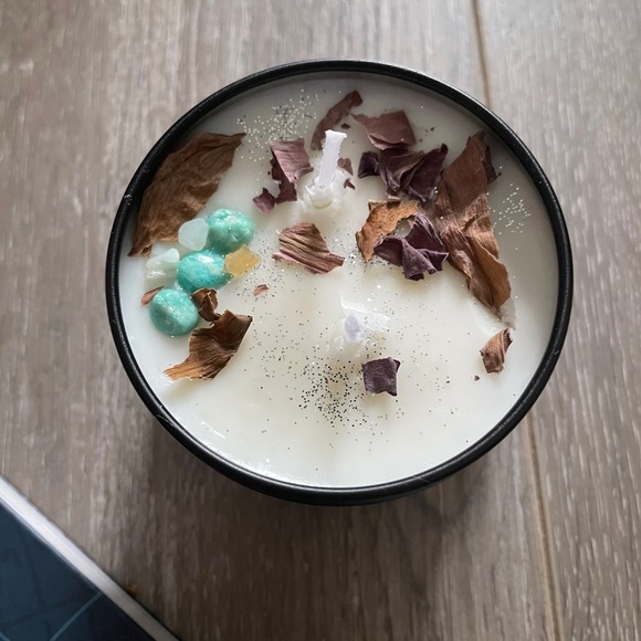 *Gemini* Soy Wax Candle - Picture 4 of 5